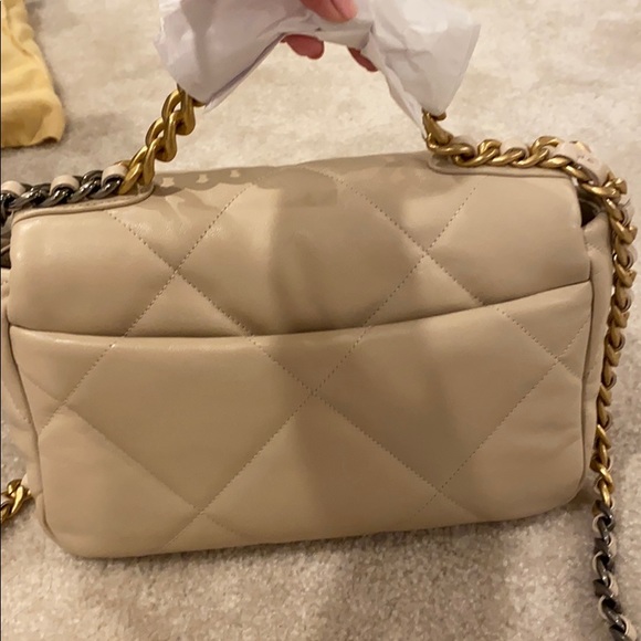 ❌SOLD❌ Chanel Goatskin Chanel 19 Flap Bag in Beige - Picture 4 of 8